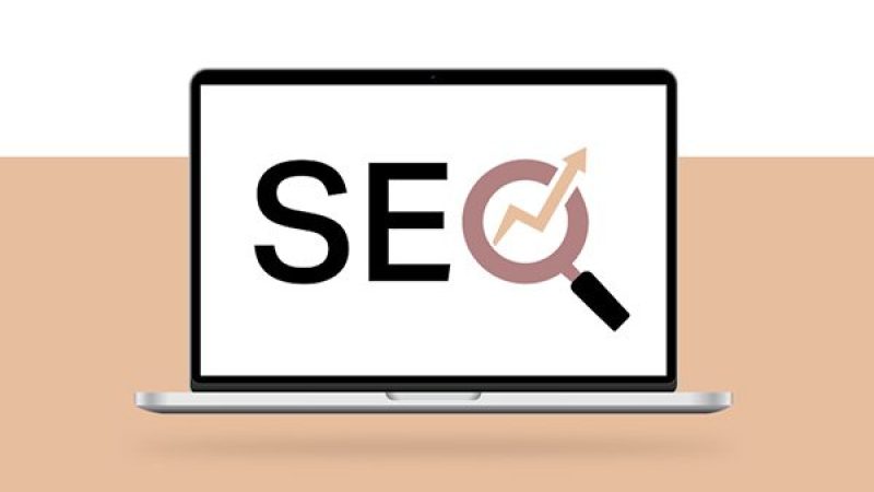 7 kostenlose SEO Tools für Ihre Webseite. Suchmaschinenoptimierung - SEO. Dieses Bild zeigt einen Laptopbildschirm.